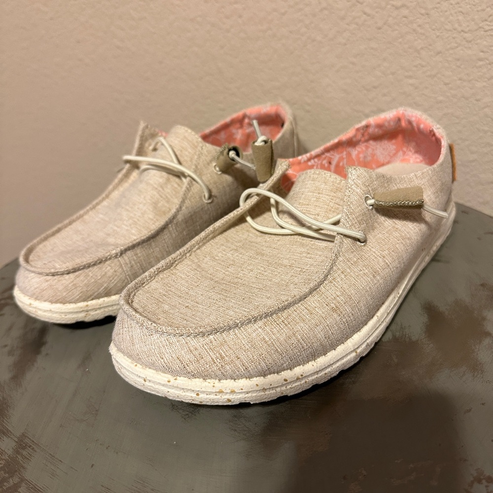 Hey Dude Womens Shoes Size 9